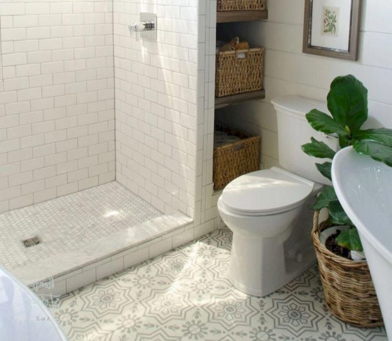 50+ Nice Rustic Farmhouse Bathroom Flooring Ideas Page 30